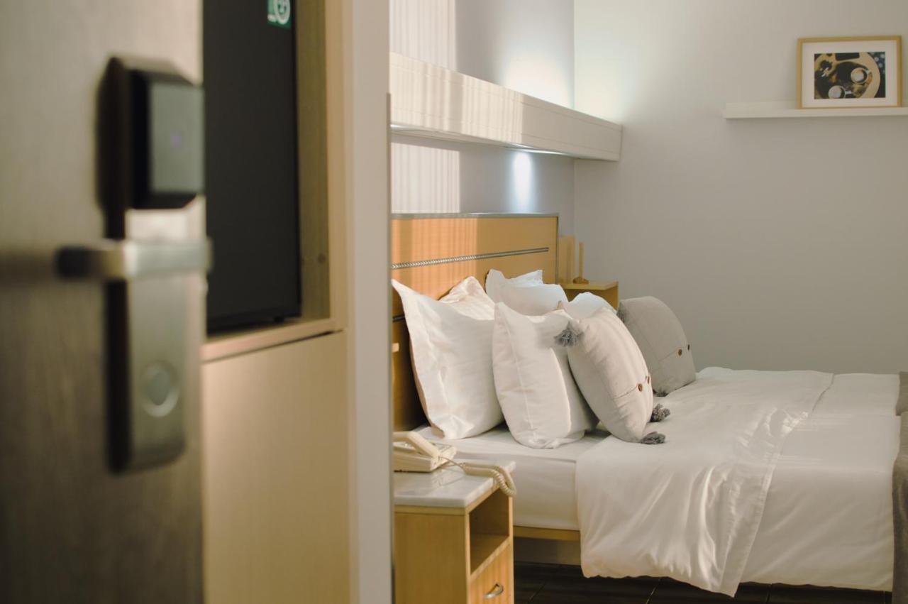 Acropol Hotel Athens Ngoại thất bức ảnh